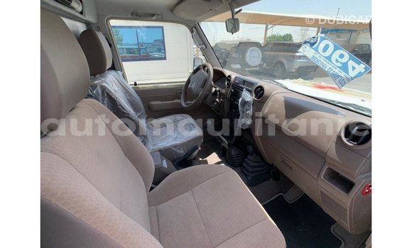 Buy Import Toyota Land Cruiser Beige Car in Import - Dubai in Adrar Buy Import Toyota Land Cruiser Beige Car in Import - Dubai in Adrar