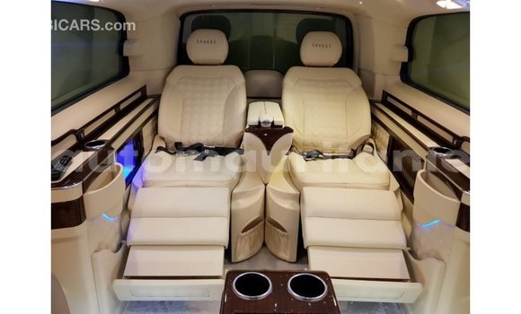 Buy Import Mercedes-Benz 250 Black Car in Import - Dubai in Adrar Buy Import Mercedes-Benz 250 Black Car in Import - Dubai in Adrar