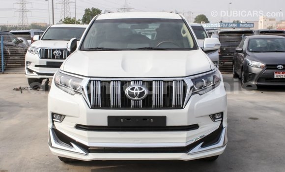 Acheter Import Voiture Toyota Prado Blanc à Import - Dubai, Adrar Acheter Import Voiture Toyota Prado Blanc à Import - Dubai, Adrar