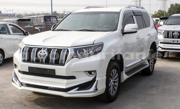 Acheter Import Voiture Toyota Prado Blanc à Import - Dubai, Adrar Acheter Import Voiture Toyota Prado Blanc à Import - Dubai, Adrar