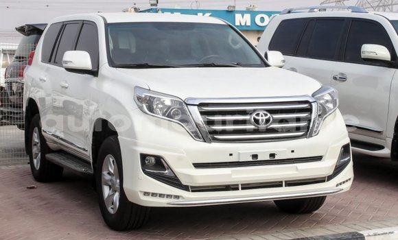 Acheter Import Voiture Toyota Prado Blanc à Import - Dubai, Adrar Acheter Import Voiture Toyota Prado Blanc à Import - Dubai, Adrar