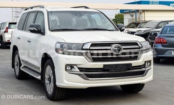 Buy Import Toyota Land Cruiser White Car in Import - Dubai in Adrar Buy Import Toyota Land Cruiser White Car in Import - Dubai in Adrar