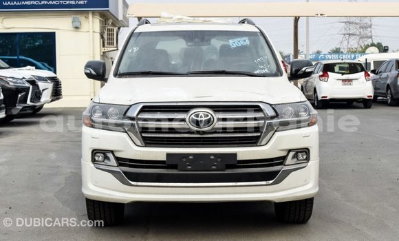 Buy Import Toyota Land Cruiser White Car in Import - Dubai in Adrar Buy Import Toyota Land Cruiser White Car in Import - Dubai in Adrar