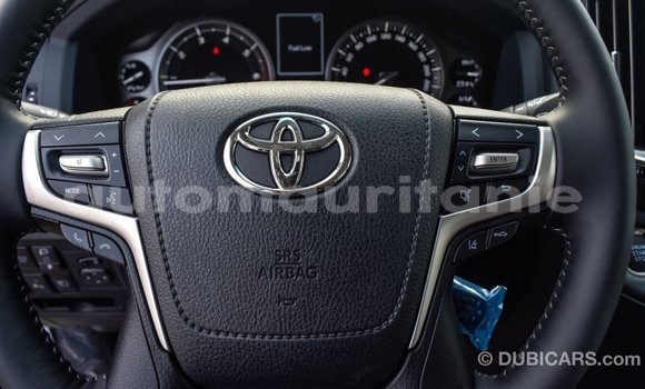 Buy Import Toyota Land Cruiser White Car in Import - Dubai in Adrar Buy Import Toyota Land Cruiser White Car in Import - Dubai in Adrar