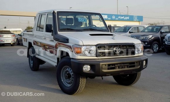 Buy Import Toyota Land Cruiser White Car in Import - Dubai in Adrar Buy Import Toyota Land Cruiser White Car in Import - Dubai in Adrar