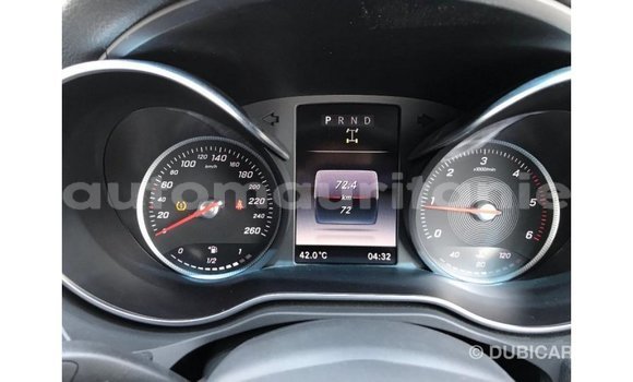 Acheter Import Voiture Mercedes-Benz 250 Rouge à Import - Dubai, Adrar Acheter Import Voiture Mercedes-Benz 250 Rouge à Import - Dubai, Adrar