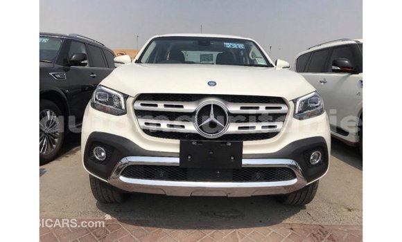 Acheter Import Voiture Mercedes-Benz 250 Blanc à Import - Dubai, Adrar Acheter Import Voiture Mercedes-Benz 250 Blanc à Import - Dubai, Adrar
