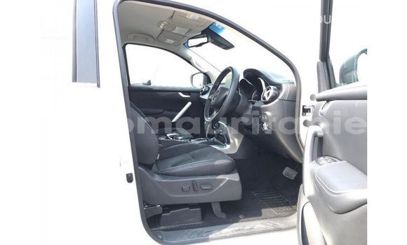 Acheter Import Voiture Mercedes-Benz 250 Blanc à Import - Dubai, Adrar Acheter Import Voiture Mercedes-Benz 250 Blanc à Import - Dubai, Adrar