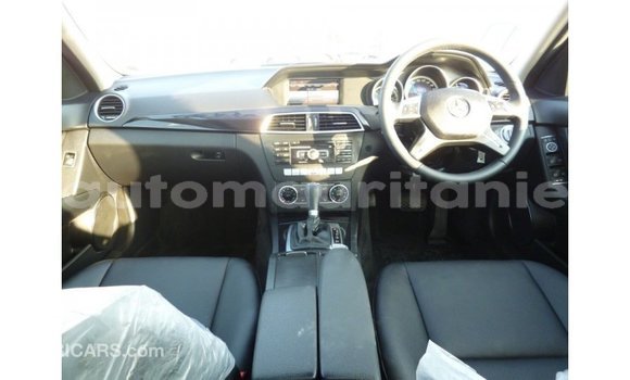 Acheter Import Voiture Mercedes-Benz 200 Blanc à Import - Dubai, Adrar Acheter Import Voiture Mercedes-Benz 200 Blanc à Import - Dubai, Adrar