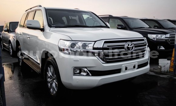 Acheter Import Voiture Toyota Land Cruiser Blanc à Import - Dubai, Adrar Acheter Import Voiture Toyota Land Cruiser Blanc à Import - Dubai, Adrar