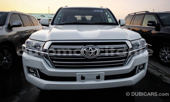 Acheter Import Voiture Toyota Land Cruiser Blanc à Import - Dubai, Adrar Acheter Import Voiture Toyota Land Cruiser Blanc à Import - Dubai, Adrar