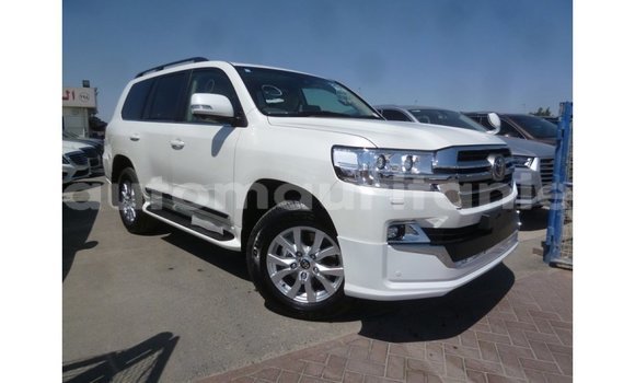 Acheter Import Voiture Toyota Land Cruiser Blanc à Import - Dubai, Adrar Acheter Import Voiture Toyota Land Cruiser Blanc à Import - Dubai, Adrar