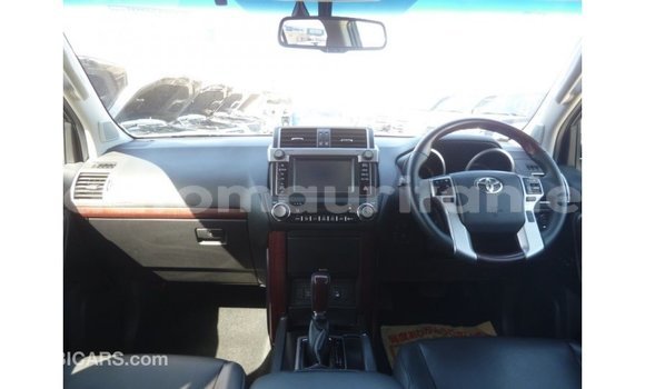 Acheter Import Voiture Toyota Prado Blanc à Import - Dubai, Adrar Acheter Import Voiture Toyota Prado Blanc à Import - Dubai, Adrar