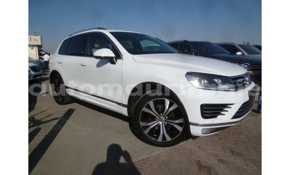 Acheter Import Voiture Volkswagen Touareg Blanc à Import - Dubai, Adrar