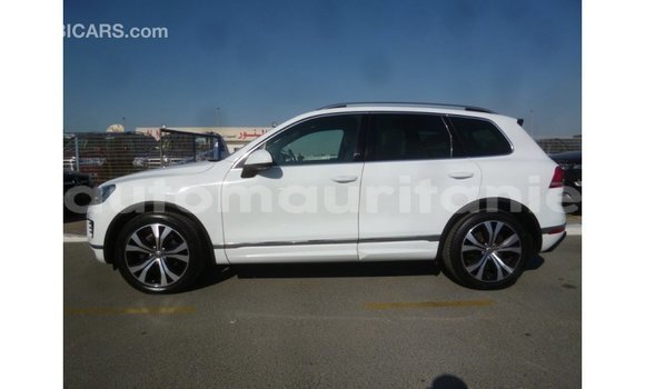 Acheter Import Voiture Volkswagen Touareg Blanc à Import - Dubai, Adrar Acheter Import Voiture Volkswagen Touareg Blanc à Import - Dubai, Adrar