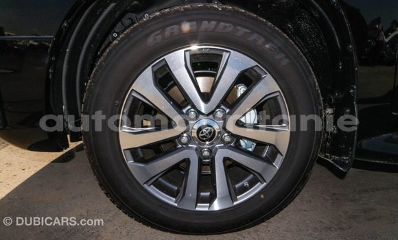 Acheter Import Voiture Toyota Land Cruiser Noir à Import - Dubai, Adrar Acheter Import Voiture Toyota Land Cruiser Noir à Import - Dubai, Adrar