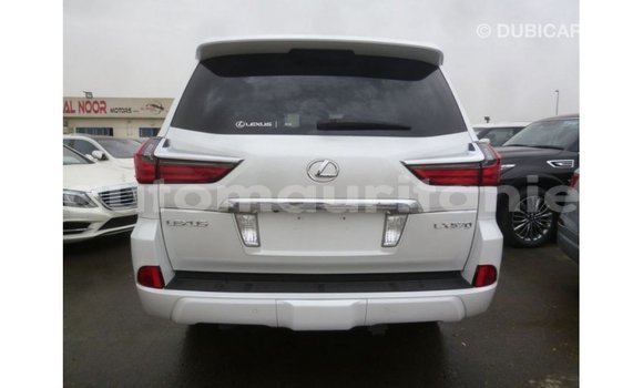 Acheter Import Voiture Lexus LX Blanc à Import - Dubai, Adrar Acheter Import Voiture Lexus LX Blanc à Import - Dubai, Adrar