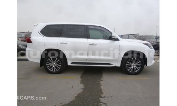 Acheter Import Voiture Lexus LX Blanc à Import - Dubai, Adrar Acheter Import Voiture Lexus LX Blanc à Import - Dubai, Adrar