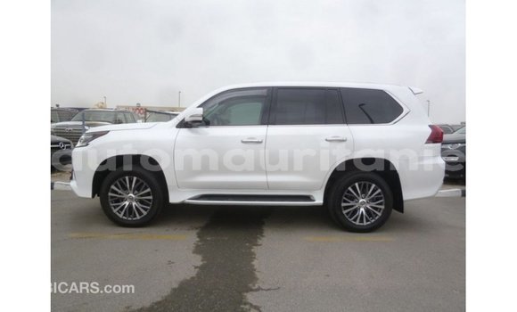 Acheter Import Voiture Lexus LX Blanc à Import - Dubai, Adrar Acheter Import Voiture Lexus LX Blanc à Import - Dubai, Adrar
