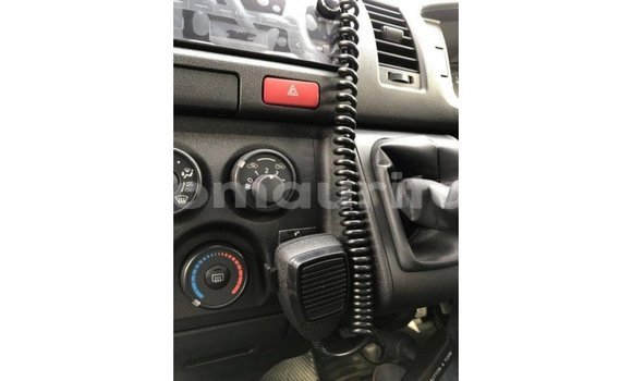 Acheter Import Voiture Toyota Hiace Blanc à Import - Dubai, Adrar Acheter Import Voiture Toyota Hiace Blanc à Import - Dubai, Adrar