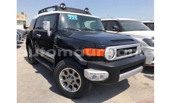 Acheter Import Voiture Toyota FJ Cruiser Noir à Import - Dubai, Adrar Acheter Import Voiture Toyota FJ Cruiser Noir à Import - Dubai, Adrar