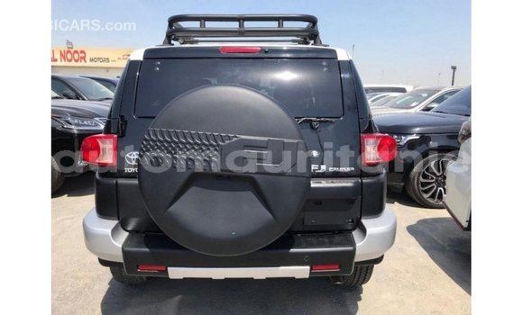 Acheter Import Voiture Toyota FJ Cruiser Noir à Import - Dubai, Adrar Acheter Import Voiture Toyota FJ Cruiser Noir à Import - Dubai, Adrar