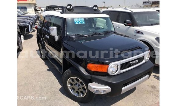 Acheter Import Voiture Toyota FJ Cruiser Noir à Import - Dubai, Adrar Acheter Import Voiture Toyota FJ Cruiser Noir à Import - Dubai, Adrar