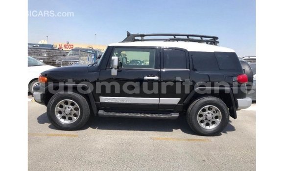Acheter Import Voiture Toyota FJ Cruiser Noir à Import - Dubai, Adrar Acheter Import Voiture Toyota FJ Cruiser Noir à Import - Dubai, Adrar