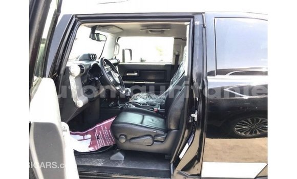 Acheter Import Voiture Toyota FJ Cruiser Noir à Import - Dubai, Adrar Acheter Import Voiture Toyota FJ Cruiser Noir à Import - Dubai, Adrar