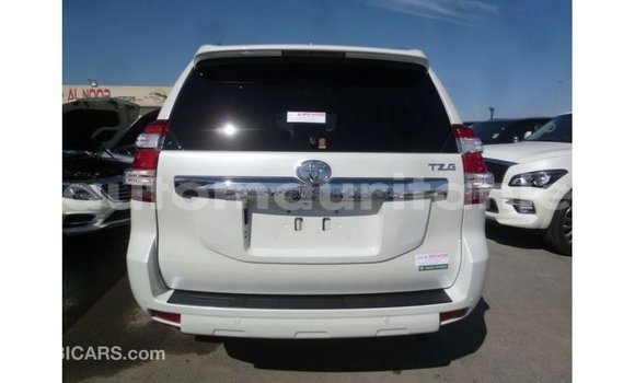 Acheter Import Voiture Toyota Prado Blanc à Import - Dubai, Adrar Acheter Import Voiture Toyota Prado Blanc à Import - Dubai, Adrar