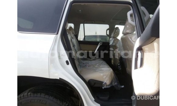 Acheter Import Voiture Toyota Prado Blanc à Import - Dubai, Adrar Acheter Import Voiture Toyota Prado Blanc à Import - Dubai, Adrar