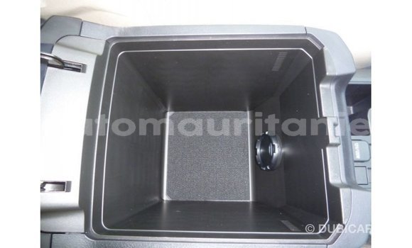 Acheter Import Voiture Toyota Prado Blanc à Import - Dubai, Adrar Acheter Import Voiture Toyota Prado Blanc à Import - Dubai, Adrar