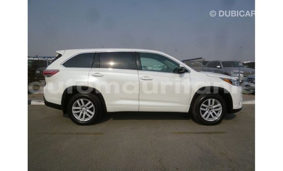 Acheter Import Voiture Toyota Kluger Blanc à Import - Dubai, Adrar Acheter Import Voiture Toyota Kluger Blanc à Import - Dubai, Adrar