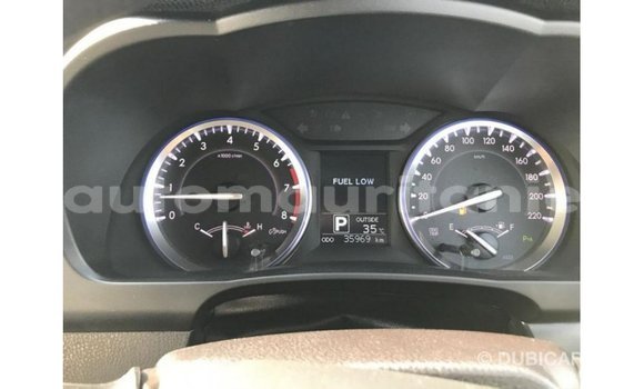 Acheter Import Voiture Toyota Kluger Blanc à Import - Dubai, Adrar Acheter Import Voiture Toyota Kluger Blanc à Import - Dubai, Adrar