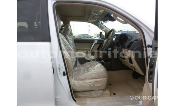 Acheter Import Voiture Toyota Prado Blanc à Import - Dubai, Adrar Acheter Import Voiture Toyota Prado Blanc à Import - Dubai, Adrar