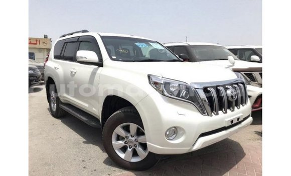 Acheter Import Voiture Toyota Prado Blanc à Import - Dubai, Adrar Acheter Import Voiture Toyota Prado Blanc à Import - Dubai, Adrar