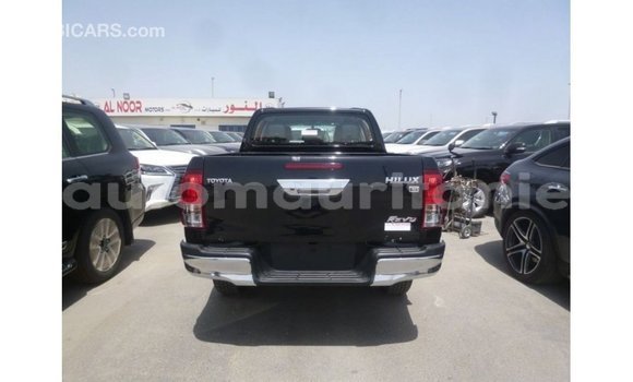 Acheter Import Voiture Toyota Hilux Noir à Import - Dubai, Adrar Acheter Import Voiture Toyota Hilux Noir à Import - Dubai, Adrar