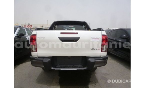 Acheter Import Voiture Toyota Hilux Blanc à Import - Dubai, Adrar Acheter Import Voiture Toyota Hilux Blanc à Import - Dubai, Adrar
