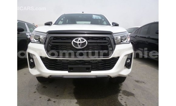 Acheter Import Voiture Toyota Hilux Blanc à Import - Dubai, Adrar Acheter Import Voiture Toyota Hilux Blanc à Import - Dubai, Adrar