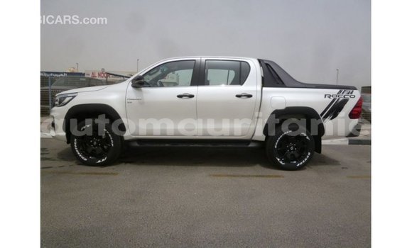 Acheter Import Voiture Toyota Hilux Blanc à Import - Dubai, Adrar Acheter Import Voiture Toyota Hilux Blanc à Import - Dubai, Adrar