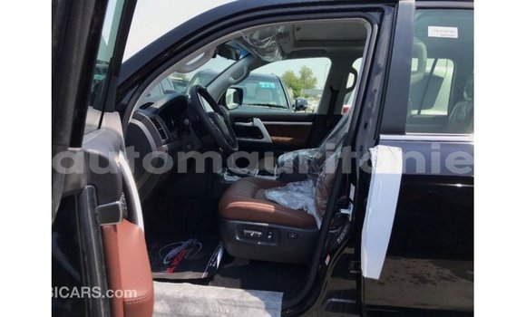 Acheter Import Voiture Toyota Land Cruiser Noir à Import - Dubai, Adrar Acheter Import Voiture Toyota Land Cruiser Noir à Import - Dubai, Adrar