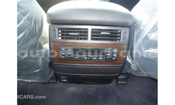 Acheter Import Voiture Toyota Land Cruiser Blanc à Import - Dubai, Adrar Acheter Import Voiture Toyota Land Cruiser Blanc à Import - Dubai, Adrar