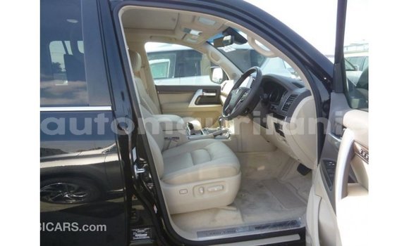 Acheter Import Voiture Toyota Land Cruiser Noir à Import - Dubai, Adrar Acheter Import Voiture Toyota Land Cruiser Noir à Import - Dubai, Adrar