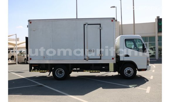 Acheter Import Voiture Mitsubishi Carisma Blanc à Import - Dubai, Adrar