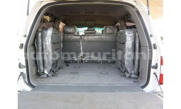 Acheter Import Voiture Toyota Land Cruiser Blanc à Import - Dubai, Adrar Acheter Import Voiture Toyota Land Cruiser Blanc à Import - Dubai, Adrar