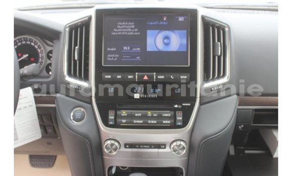 Buy Import Toyota Land Cruiser White Car in Import - Dubai in Adrar Buy Import Toyota Land Cruiser White Car in Import - Dubai in Adrar