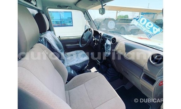 Acheter Import Voiture Toyota Land Cruiser Beige à Import - Dubai, Adrar Acheter Import Voiture Toyota Land Cruiser Beige à Import - Dubai, Adrar