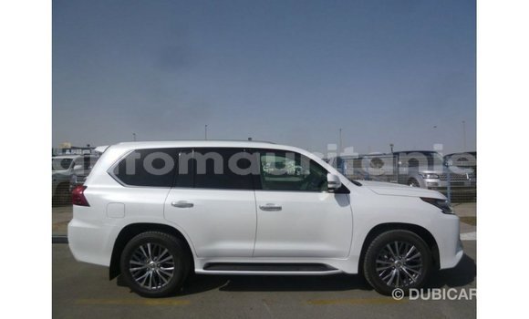Acheter Import Voiture Lexus LX Blanc à Import - Dubai, Adrar Acheter Import Voiture Lexus LX Blanc à Import - Dubai, Adrar
