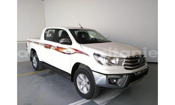 Buy Import Toyota Hilux White Car in Import - Dubai in Adrar Buy Import Toyota Hilux White Car in Import - Dubai in Adrar