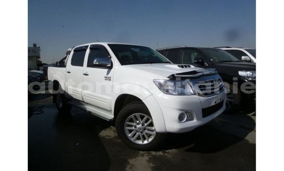 Acheter Import Voiture Toyota Hilux Blanc à Import - Dubai, Adrar Acheter Import Voiture Toyota Hilux Blanc à Import - Dubai, Adrar